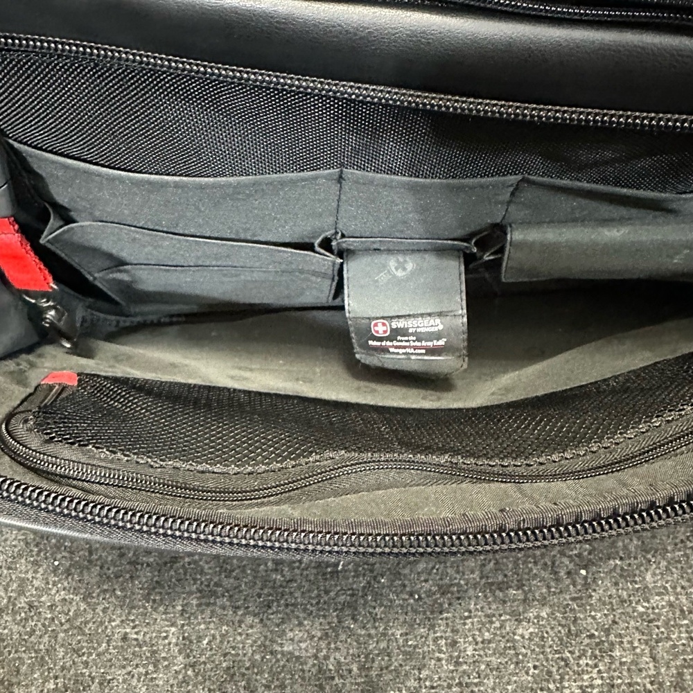 Wenger Swiss GA-7475-02 Black Wheeled Travel Computer Bag ONJ1.1811 Luggage - Picture 16 of 16